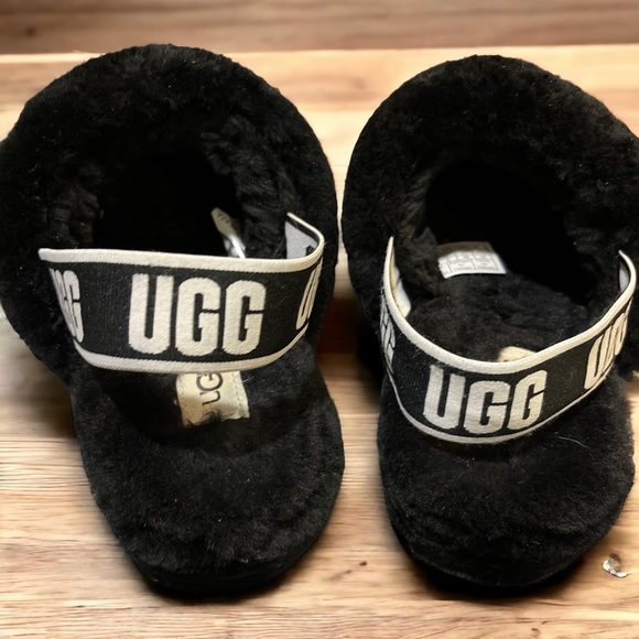Ugg Fluff Yeah Slide, wedge slipper/sandal. Black, size 8. - Picture 3 of 7